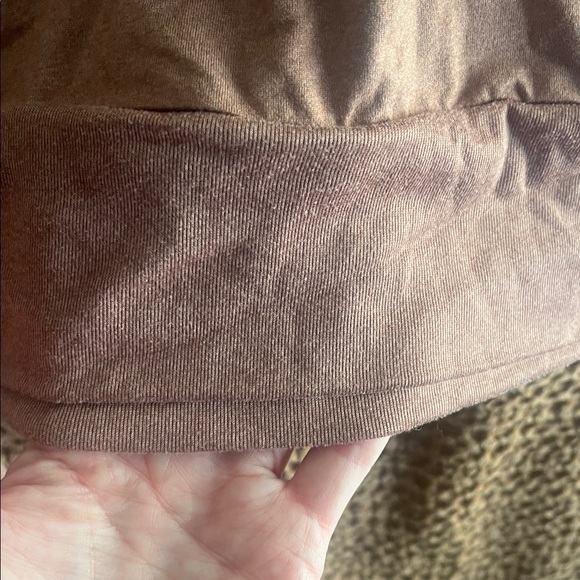 Vuori Long sleeve T shirt women’s size XL (runs small) - Picture 3 of 5